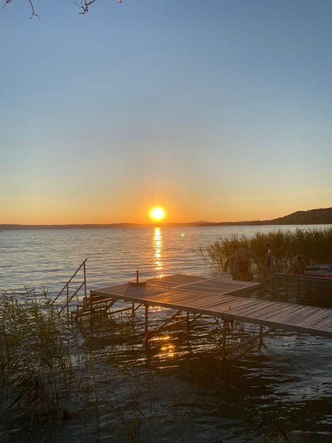 Green Lake House - Private Beach At Balaton バラトンアカラッチャ エクステリア 写真
