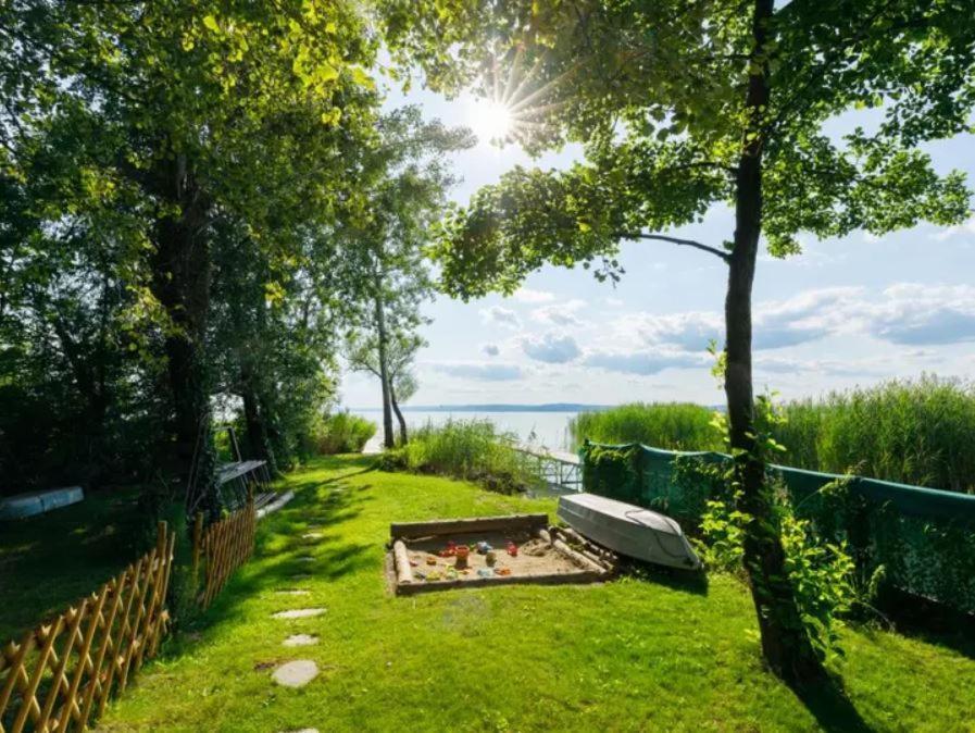 Green Lake House - Private Beach At Balaton バラトンアカラッチャ エクステリア 写真